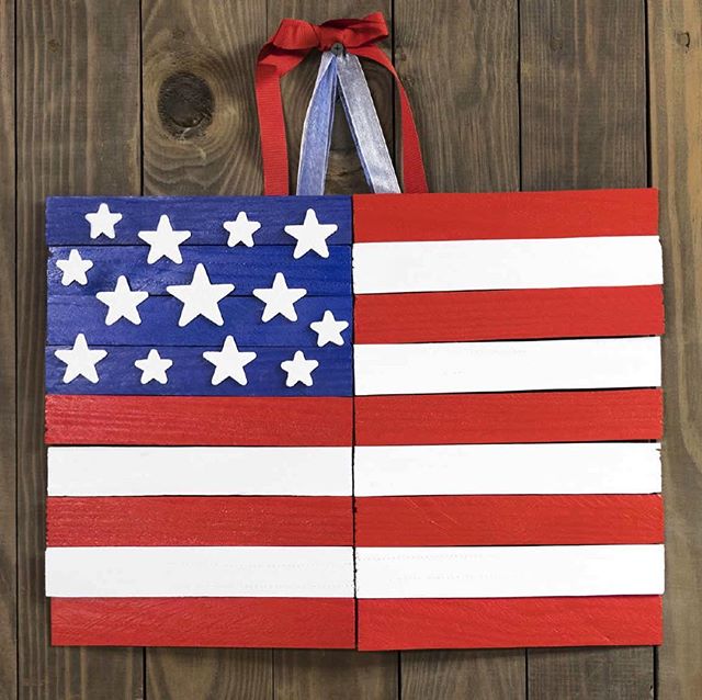 Go red, white and blue with this easy flag project made from wood shims! Link in bio ️ .
.
.
.
.
.
.